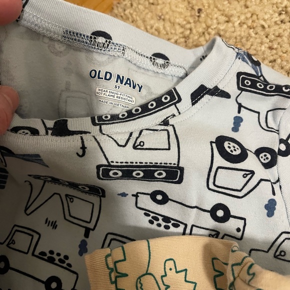 Lot of boys 5T pajamas bundle - Picture 5 of 13